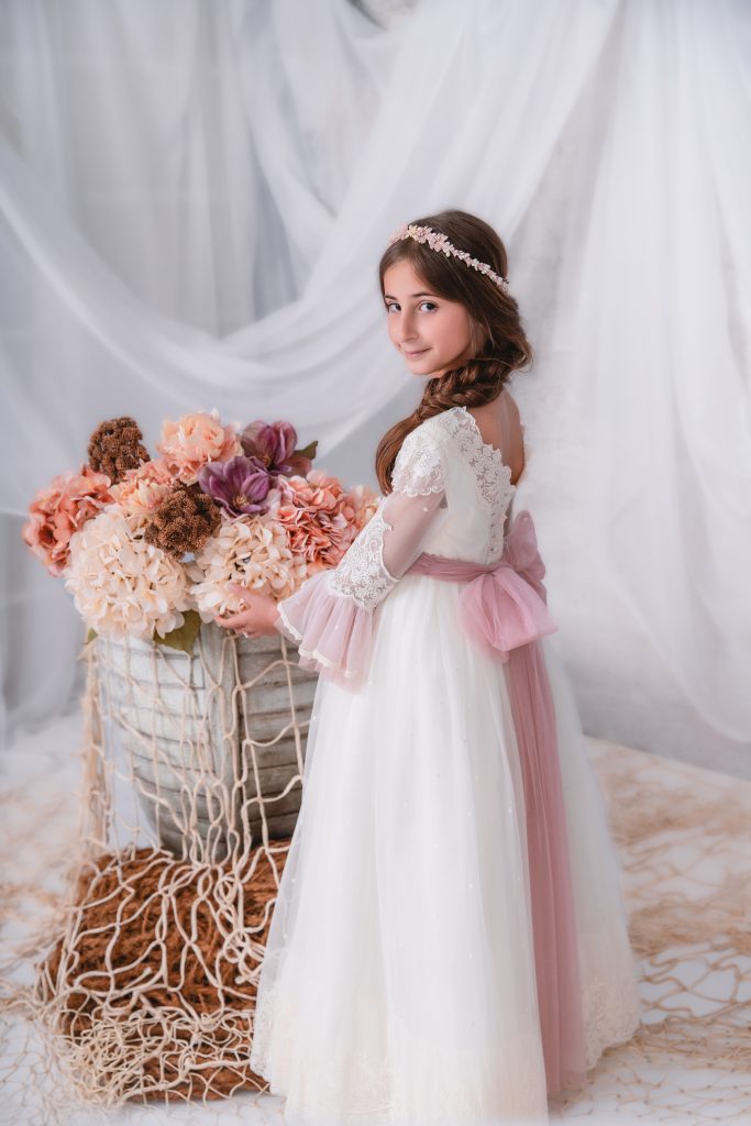 niña en sesión de fotografía de comunión en Málaga